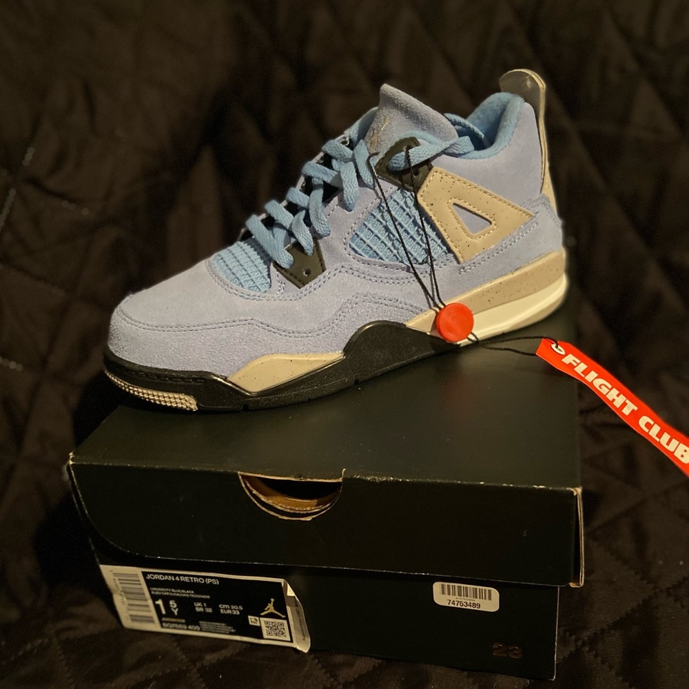 Jordan 4s university blue size 1.5Y